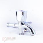 រ៉ូប៊ីនេផ្កាឈូក