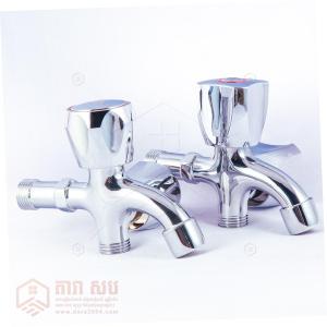 រ៉ូប៊ីនេផ្កាឈូក