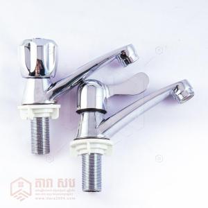 រ៉ូប៊ីនេឡាបូលាងមុខ